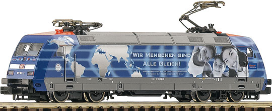 Electric locomotive BR 101<br /><a href='images/pictures/Roco/23308.jpg' target='_blank'>Full size image</a>